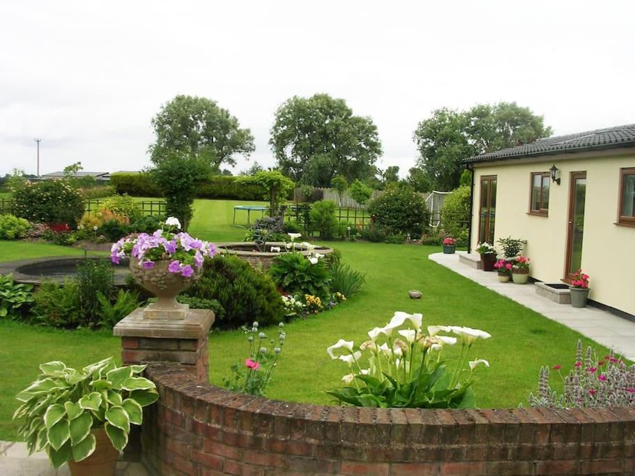 Coastal Garden Lodge Preesall 外观 照片